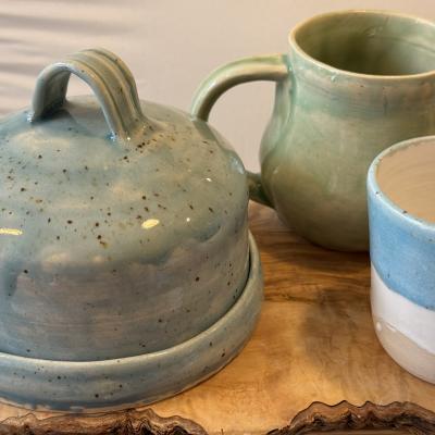 Butter dish and mugs